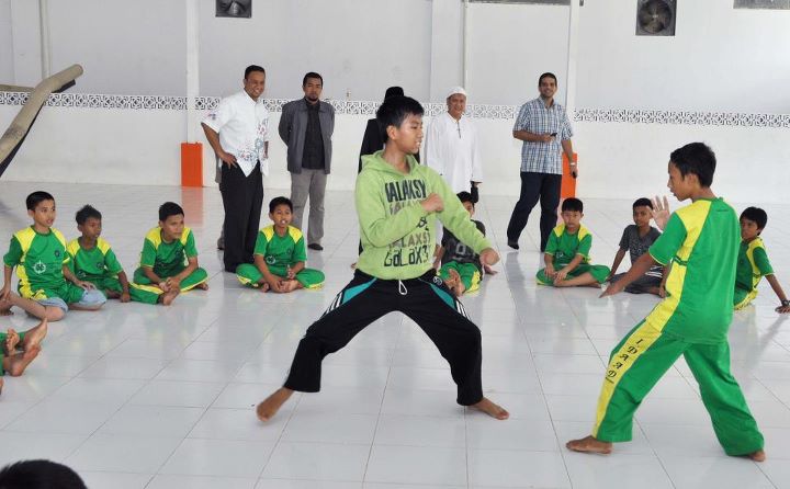 Latihan Silat