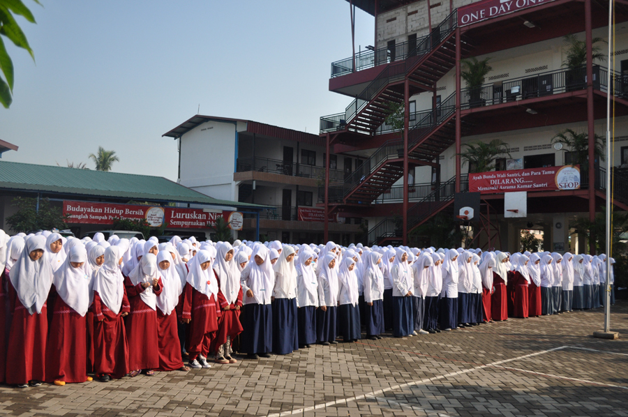 Apel Pagi : “ SMP-SMA Daqu Cikarang Harus Bisa”