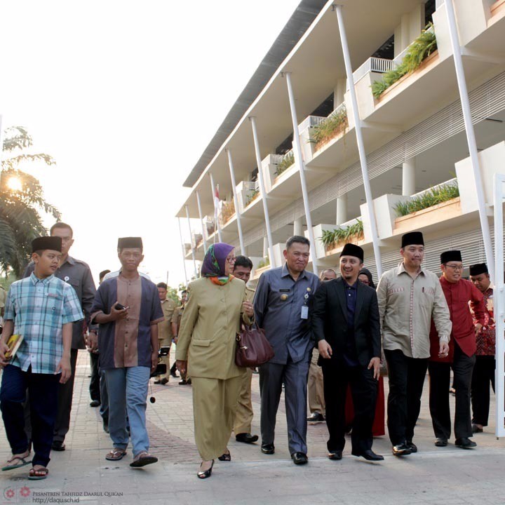 Ust Yusuf Mansur dan Menegpora Lepas Daqu Marching Band Lomba Tingkat Internasional