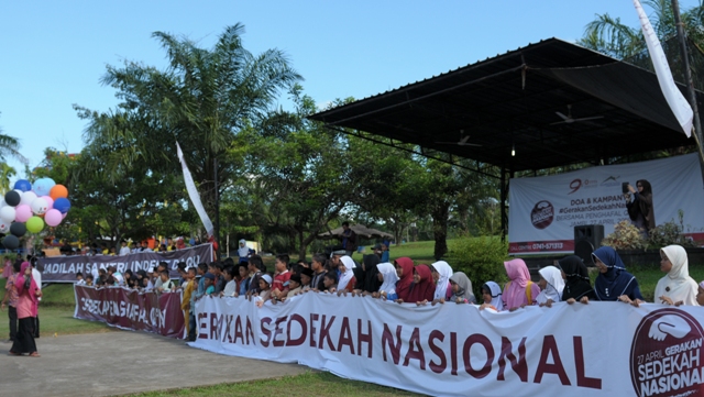 Santri Jambi Rayakan Gerakan Sedekah Nasional