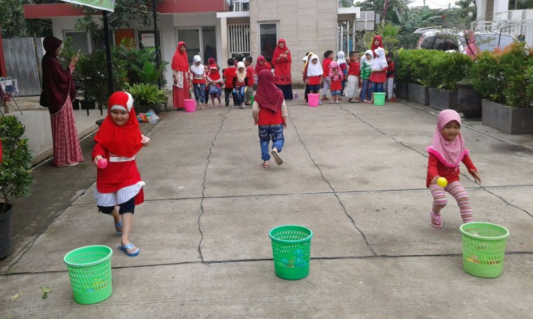 Semarak HUT RI 71 KB TK DAQU SCHOOL Katapang