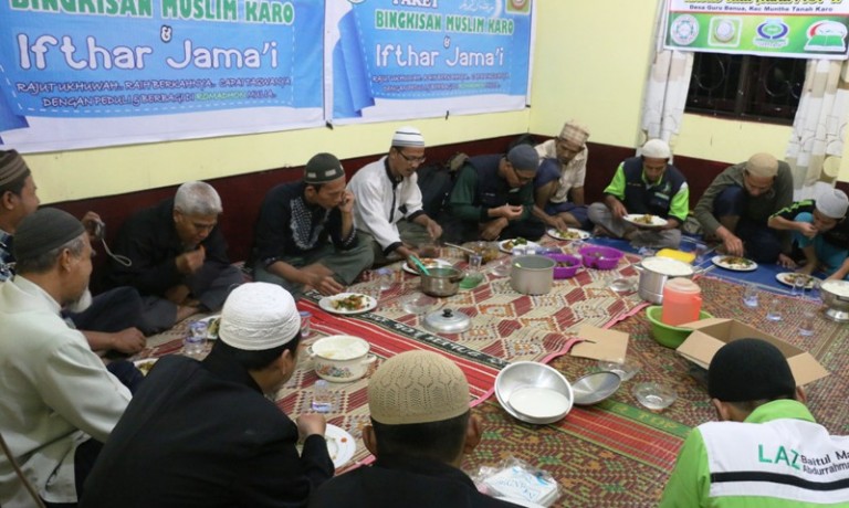 Qurban Membanjiri Kaki Sinabung