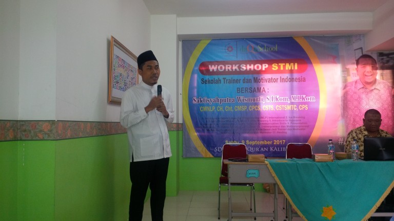 Enlightenment Training by the Leader of Indonesian School of Training and Motivation (STMI)