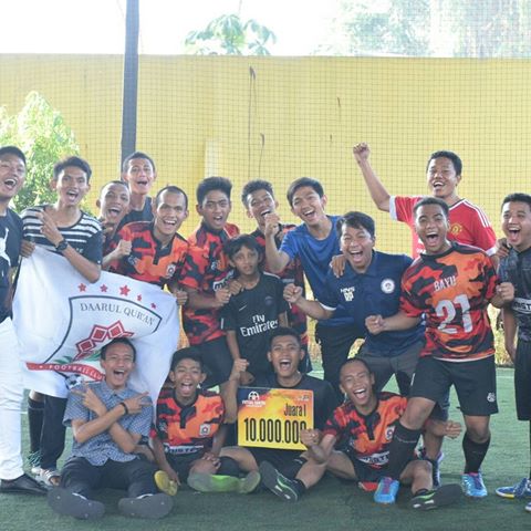 Tim Futsal SMA Raih Gelar Perdana