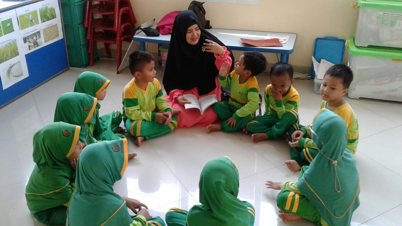 Dekatkan Ikatan Orangtua dan Anak Lewat Storytelling