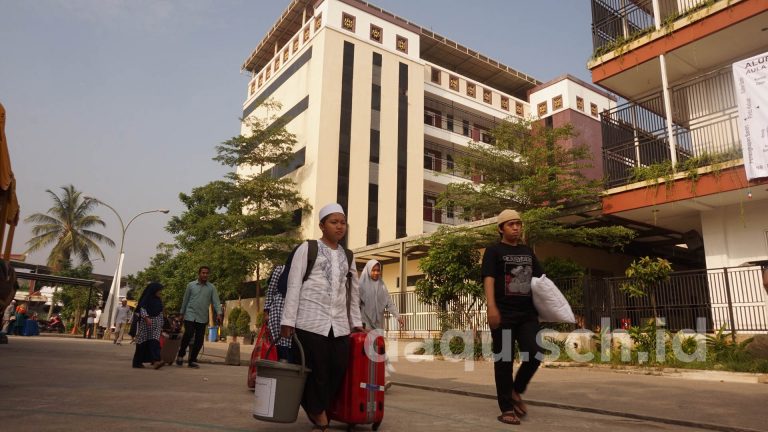 Ramai-Ramai Memilih Pesantren Sebagai Tempat Pendidikan si Kecil 