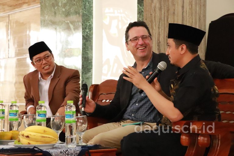 Mengenal Australia Bersama Dr Julian Millie