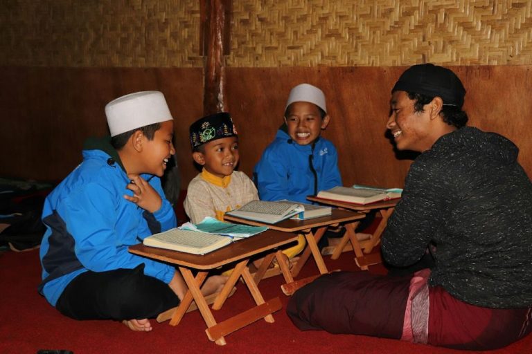 Pengalaman Santri Daarul Qur’an Mengajar Ngaji Anak-Anak Suku Tengger