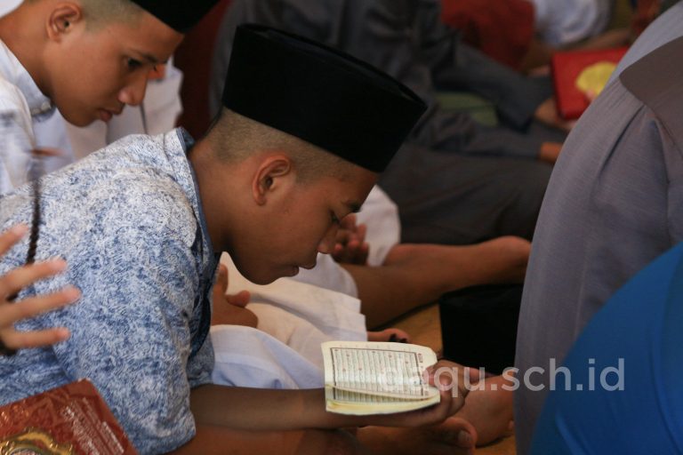 Kenapa Kita Harus Menghafalkan Alquran?