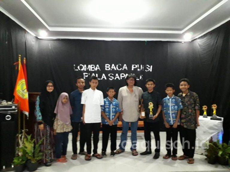 Santri Juara Puisi Sapardi