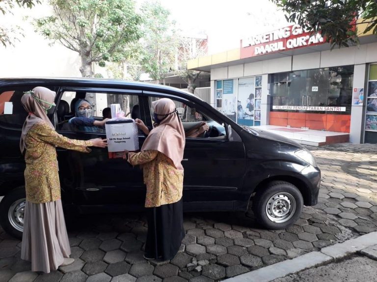 Drive Thru, Cara KB-TK Daquscool Bagikan Rapor