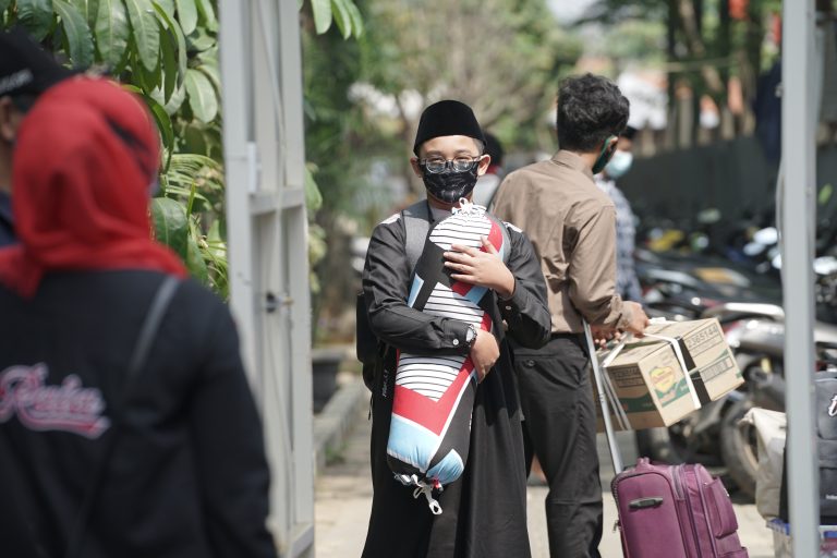 Pandemi Tak Halangi Santri Baru Pesantren Daqu Datang ke Pondok