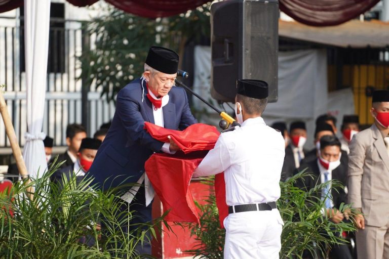 Pandemi Tak Surutkan Kemeriahan HUT RI Ke-75 di Pesantren Daqu