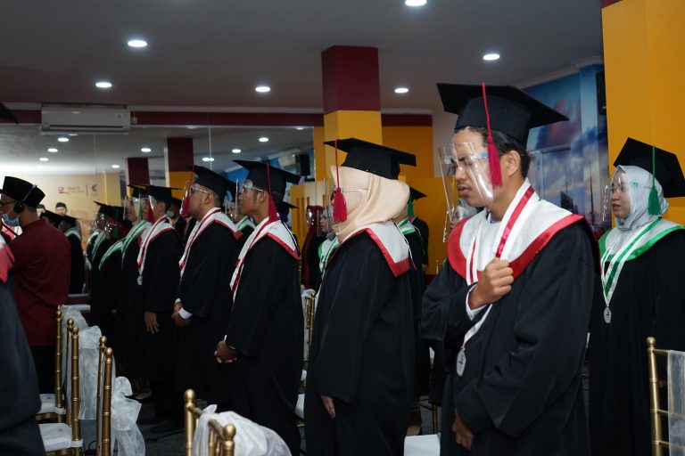 STMIK Antar Bangsa Gelar Wisuda Angkatan Ke-8