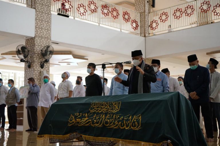 Khidmadnya Pemakaman Ustadz Maaher Ath-Thuwailibi Di Pesantren Daqu