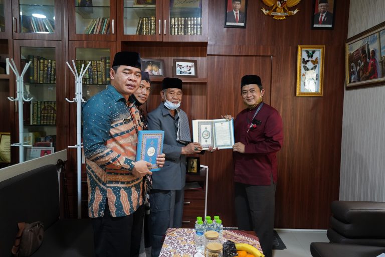 Ketua MUI dan Kepala Kantor Kemenag Tangsel Ziarah ke Makam Syekh Ali dan Ustadz Maaher