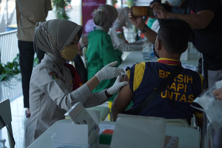 Daarul Qur’an Gelar Vaksinasi Dosis Pertama Bagi SDI dan Santri Pesantren Daqu Tangerang