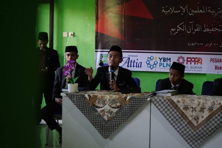 Pesantren Daqu Al-Jannah Cariu Gelar Fathul Kutub, Sebuah Kajian Khas Keilmuan Islam Klasik