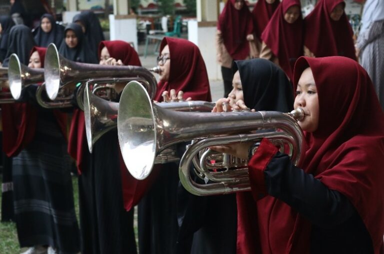 Santriwati Pesantren Daqu Cikarang Ikuti Festival Marching Band di Belanda, Acara Pelepasan pun Berlangsung Semarak