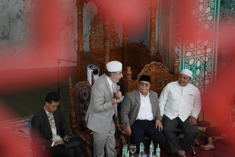 Kunjungi Pesantren Daqu, Prof. Bashar Arafat Dorong Santri Menjadi Ulama Dunia