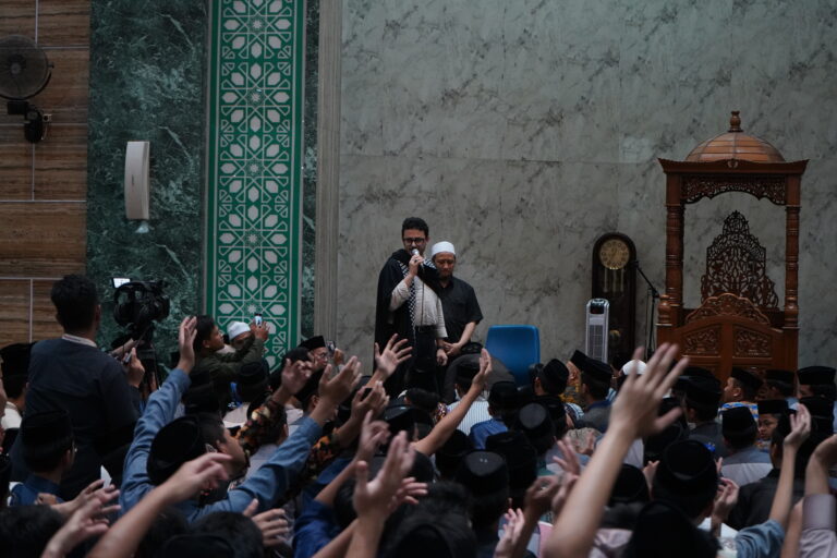 Merdu Lantunan Sholawat Mustofa Atef Berdendang Bersama Santri Pesantren Daqu