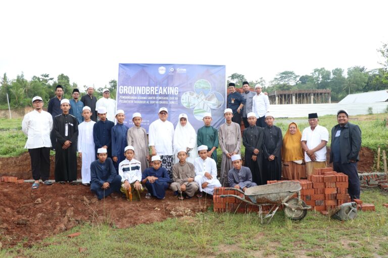 Segera Dibangun Asrama, KH Ahmad Jamil Pimpin Seremoni Peletakkan Batu Pertama  Pesantren Daarul Jameel