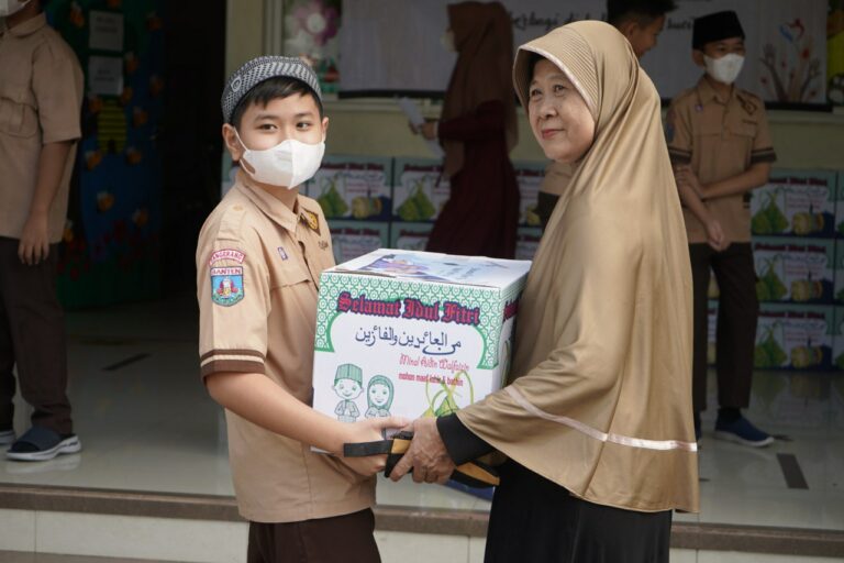 Berkah Ramadan di SD Daqu Tangerang: Gelar Baksos, 182 Orang Menerima Manfaat