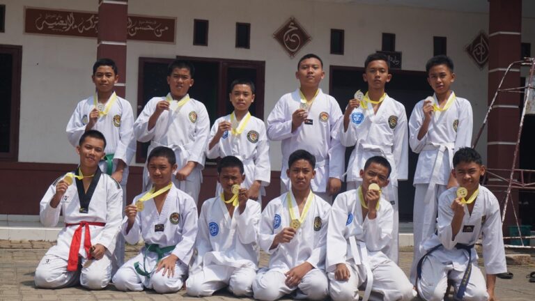 Santri Pesantren Daqu Lampung Sabet 12 Medali di Festival Taekwondo Cup 2023 se-Lampung