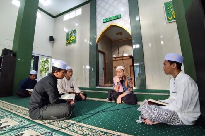 Daqu Banyuwangi Kembali Silaturahmi dengan Masyarakat di Masjid Ar Rahman dalam Safari Tasmi’